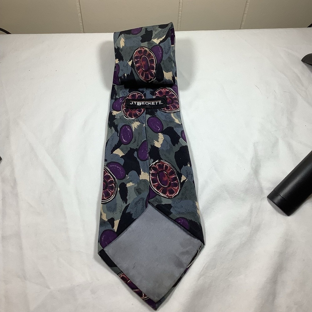 JT Beckett‎ Men's Silk Neck Tie Abstract Geometric Shell Pattern Purple - Picture 2 of 5